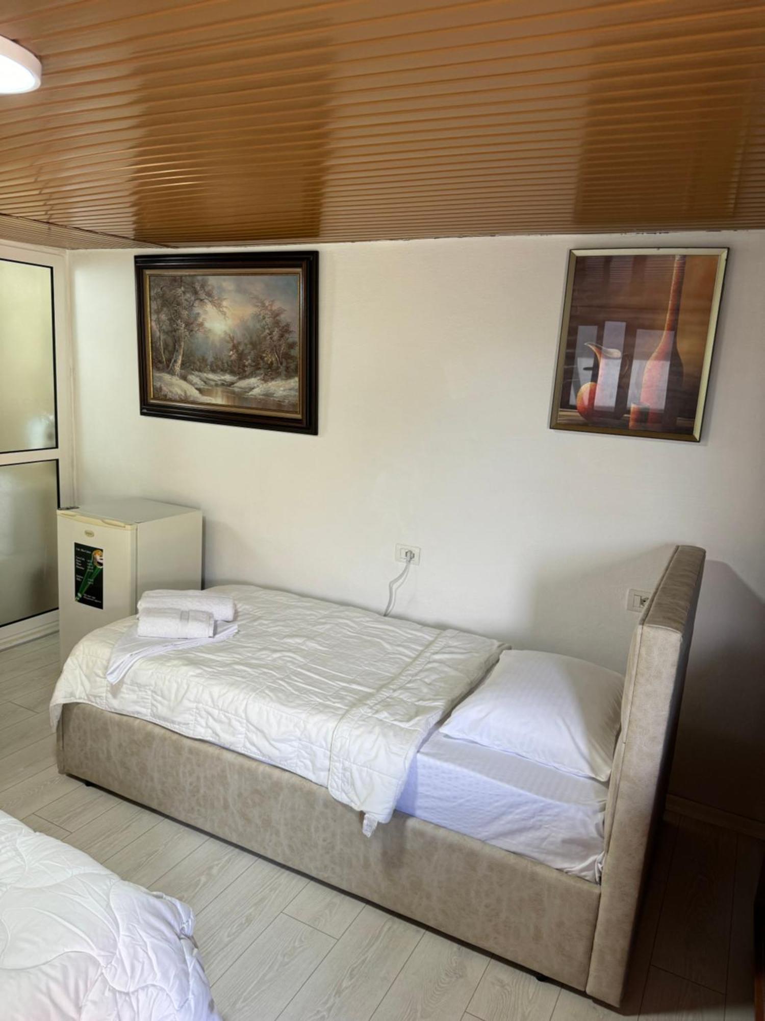 Lake Bliss Cabins Shkodër 外观 照片